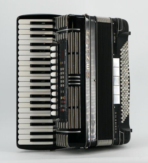 Hohner Morino IV S 120